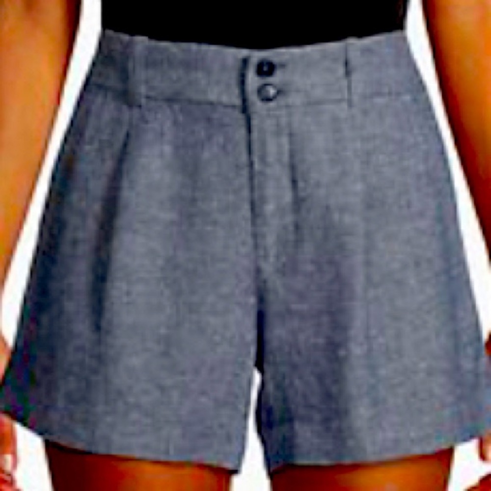 NWT, never worn Calvin Klein linen pleated shorts